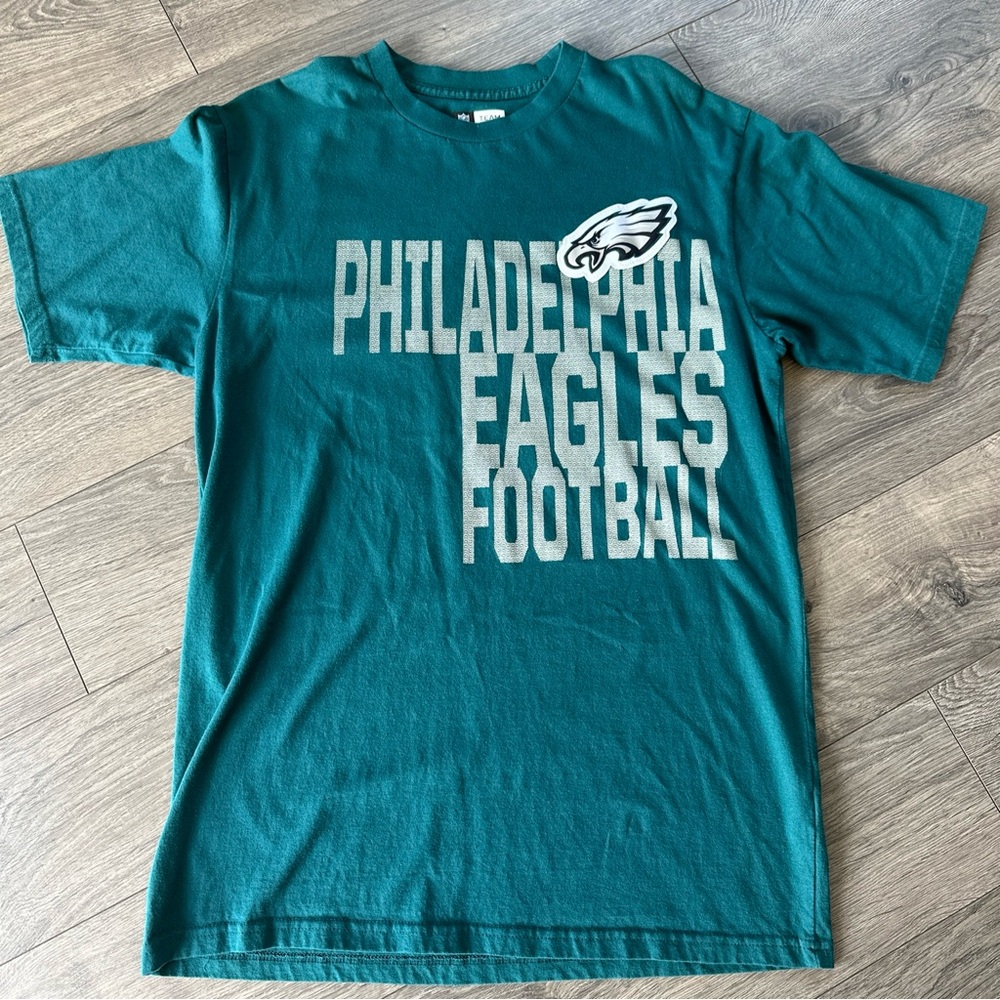 Philadelphia Eagles Football NFL Team Apparel Tshirt Size Large